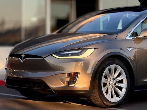 2016 Tesla Model X 75D