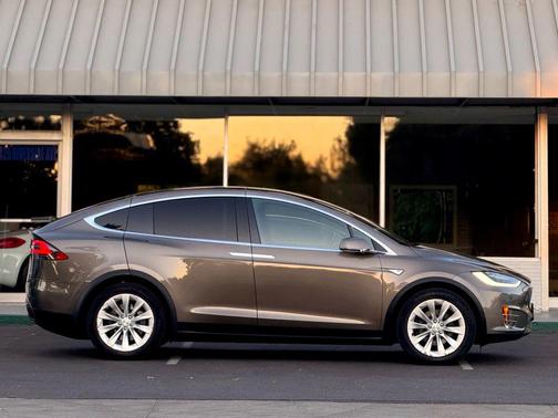 2016 Tesla Model X P100D