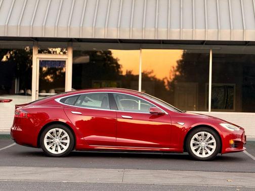2016 Tesla Model S 75