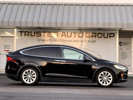 Black 2018 Tesla Model X 75D