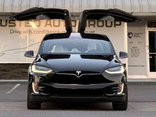 Black 2018 Tesla Model X 75D