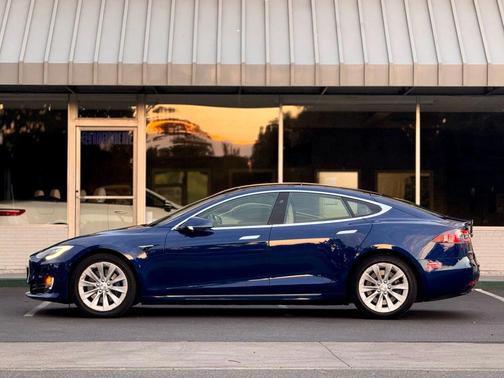 2018 Tesla Model S 75D