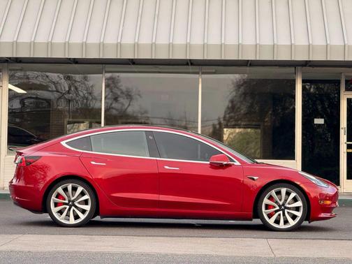 2018 Tesla Model 3 Performance