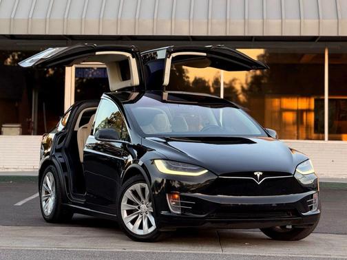 2017 Tesla Model X 90D