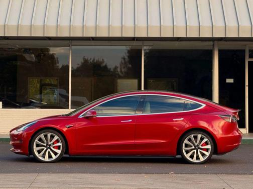 2019 Tesla Model 3 Performance