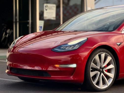 2019 Tesla Model 3 Performance
