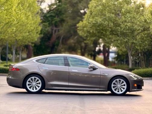 2016 Tesla Model S 75D