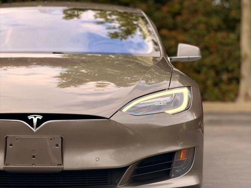 2016 Tesla Model S 75D