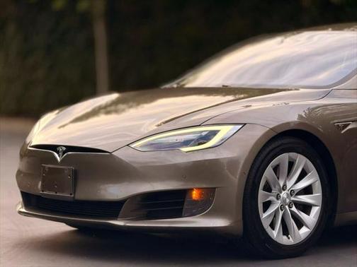 2016 Tesla Model S 75D