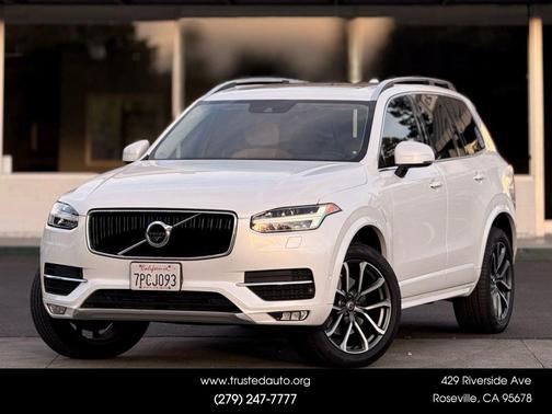 2016 Volvo XC90 T6 Momentum