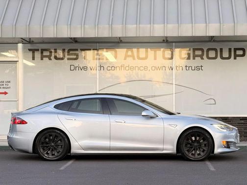 2016 Tesla Model S 90D