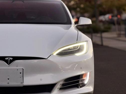 2017 Tesla Model S 75