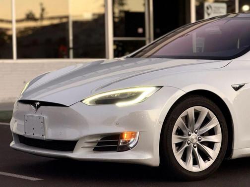 2017 Tesla Model S 75