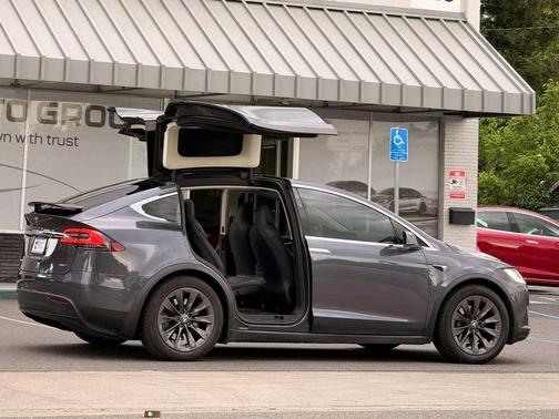 Grey 2018 Tesla Model X 100D