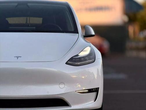 2021 Tesla Model Y Standard Range Rear-Wheel Drive