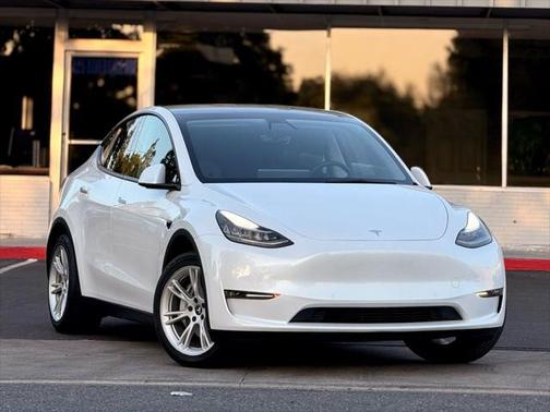 2021 Tesla Model Y Standard Range Rear-Wheel Drive