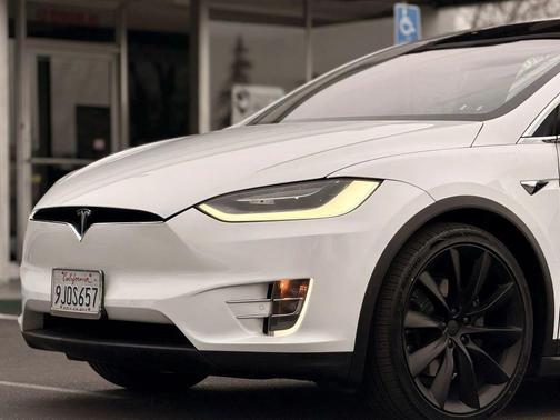 2021 Tesla Model X Long Range Plus Dual Motor All-Wheel Drive