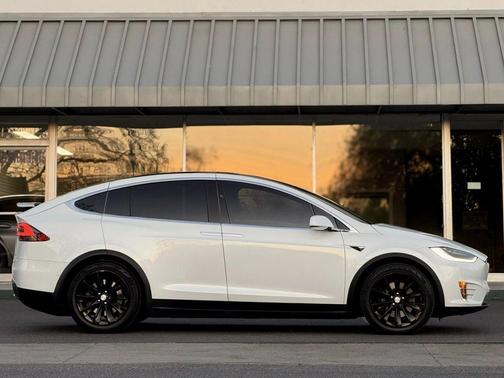 2018 Tesla Model X 100D