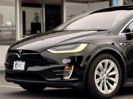 2019 Tesla Model X Long Range Sport Utility 4D