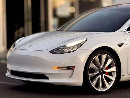 2018 Tesla Model 3 Performance