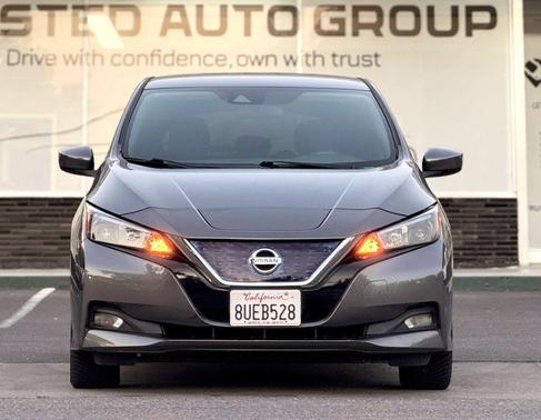 Gray 2021 Nissan Leaf SV Hatchback 4D