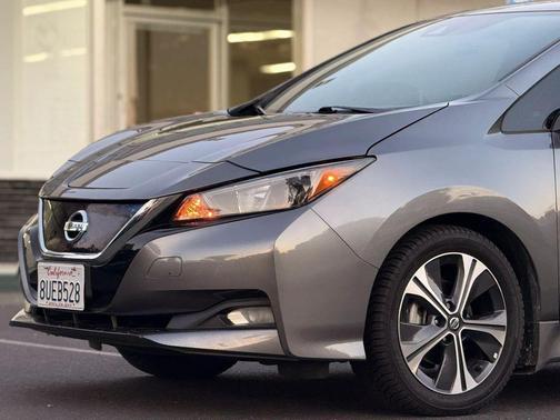 Gray 2021 Nissan Leaf SV Hatchback 4D