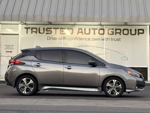 Gray 2021 Nissan Leaf SV Hatchback 4D