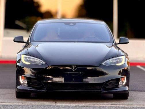 2016 Tesla Model S 90D