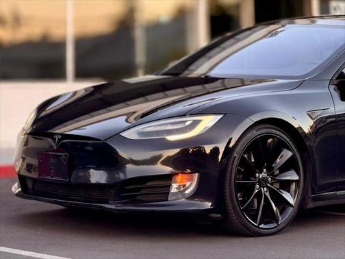 2016 Tesla Model S 90D