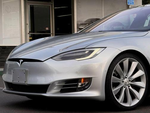 Silver 2017 Tesla Model S 100D