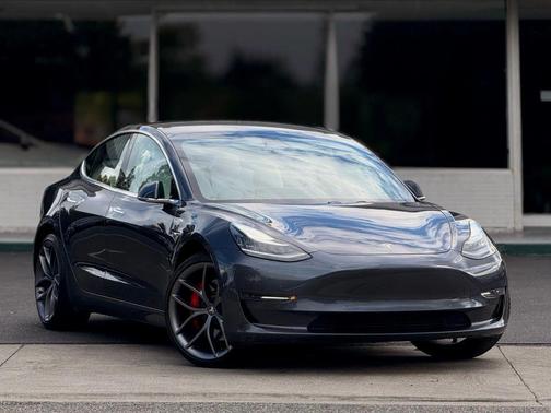 2018 Tesla Model 3 Long Range