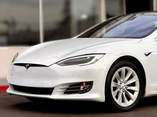 2020 Tesla Model S Long Range