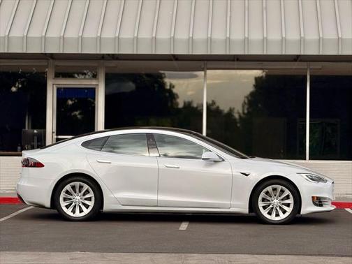 2020 Tesla Model S Long Range