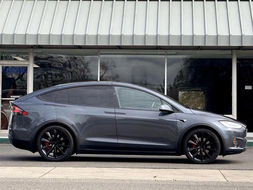 2017 Tesla Model X 90D