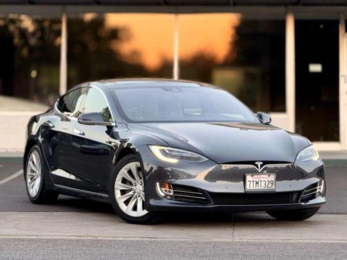 2016 Tesla Model S 90D