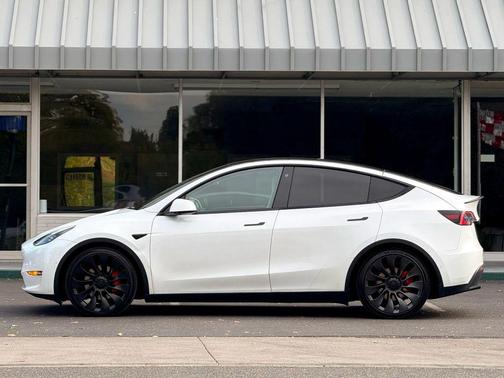 2022 Tesla Model Y Performance Dual Motor All-Wheel Drive