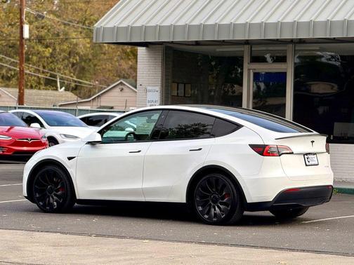 2022 Tesla Model Y Performance Dual Motor All-Wheel Drive