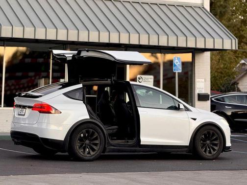 2017 Tesla Model X 90D