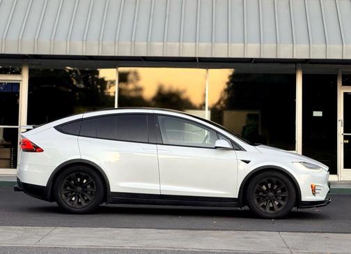 2017 Tesla Model X 90D