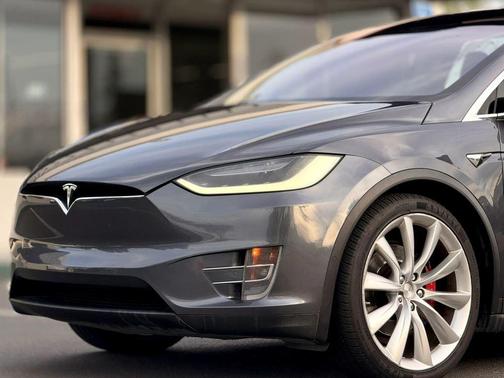 2018 Tesla Model X P100D