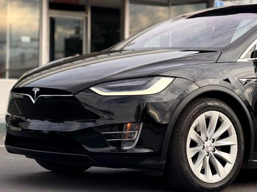 2020 Tesla Model X Long Range Plus Dual Motor All-Wheel Drive