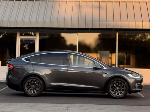 2019 Tesla Model X 100D Sport Utility 4D