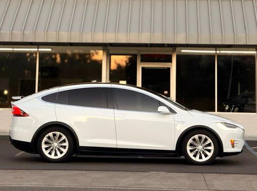 2016 Tesla Model X 75D Sport Utility 4D