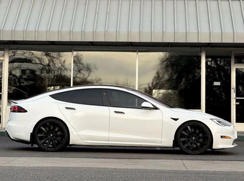 2022 Tesla Model S Long Range
