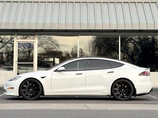 2022 Tesla Model S Long Range