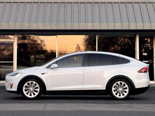 2018 Tesla Model X 75D