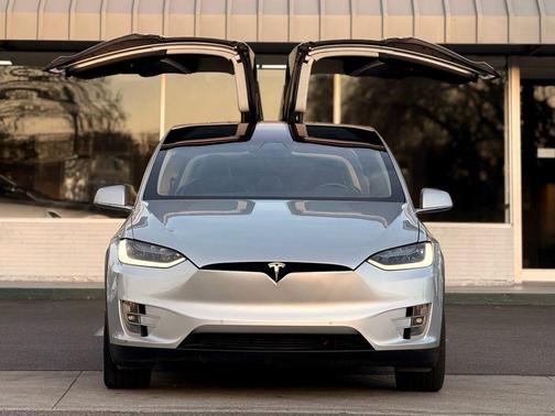 2018 Tesla Model X 75D