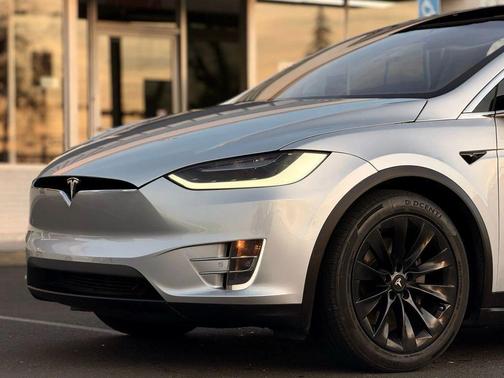 2018 Tesla Model X 75D
