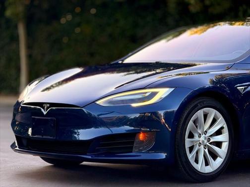 2017 Tesla Model S 75