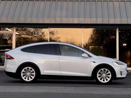 2019 Tesla Model X Long Range